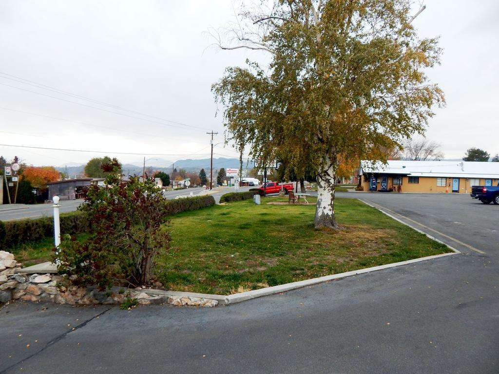 Motel Nicholas Omak Luaran gambar